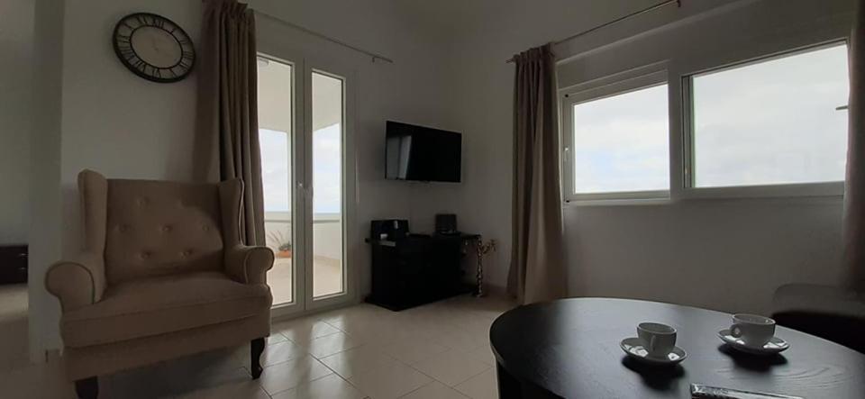 Thea Apartment Agia Marina Exterior foto